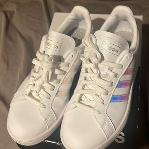 Adidas Grand Court Sneaker White and Metallic Lavender Size 7 1/2